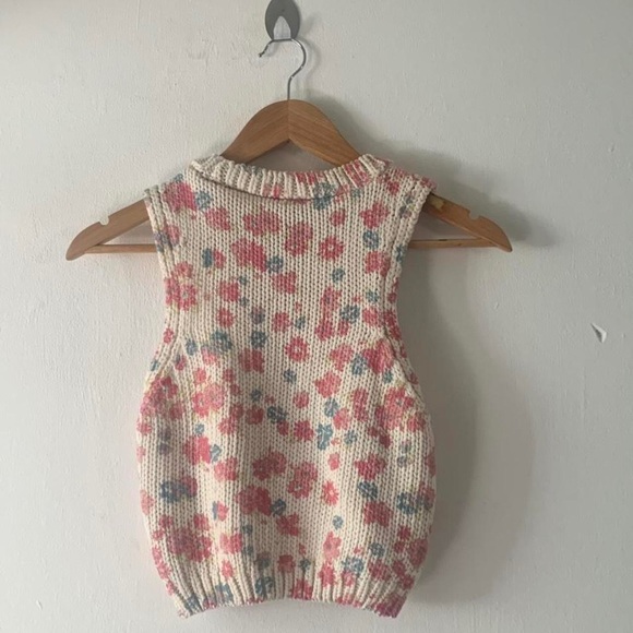 ๐ BNWT ZARA FLORAL KNIT TOP ๐ SMALL - Picture 2 of 7